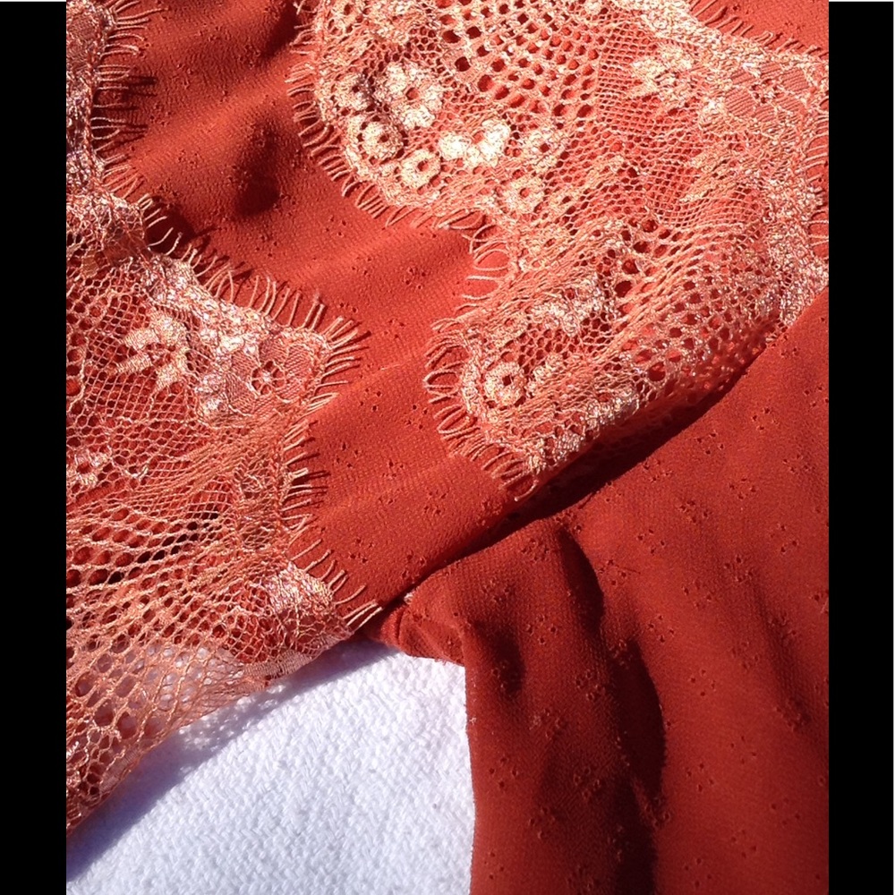 ✨HP✨BKE Boutique blouse - Picture 6 of 8