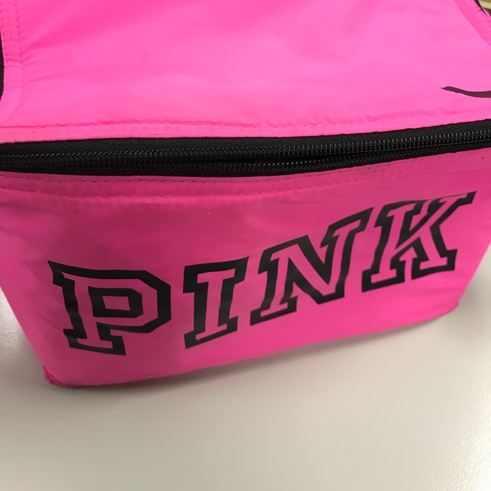VS pink lunch bag