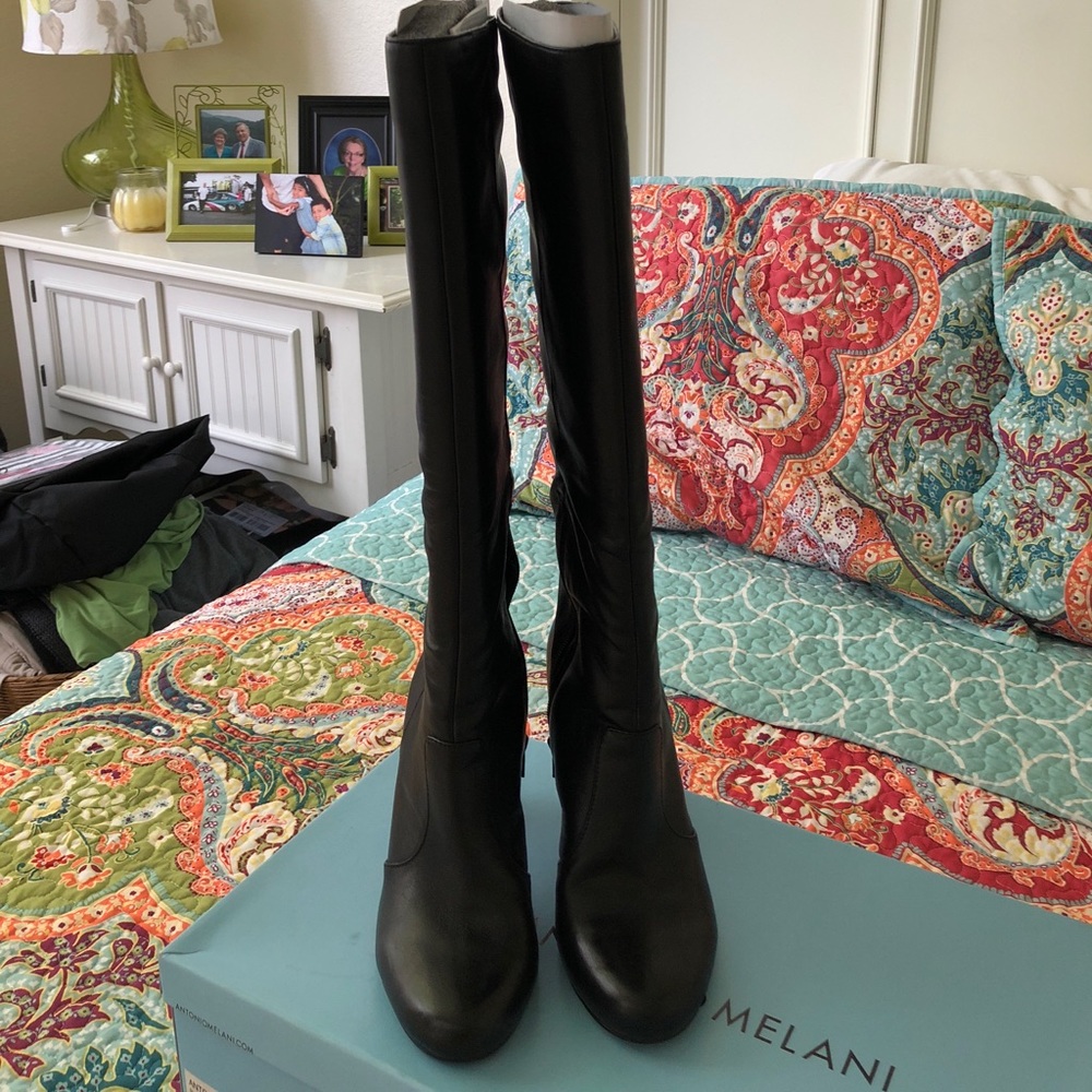 *Like New* Antonio Melani Leather boots
