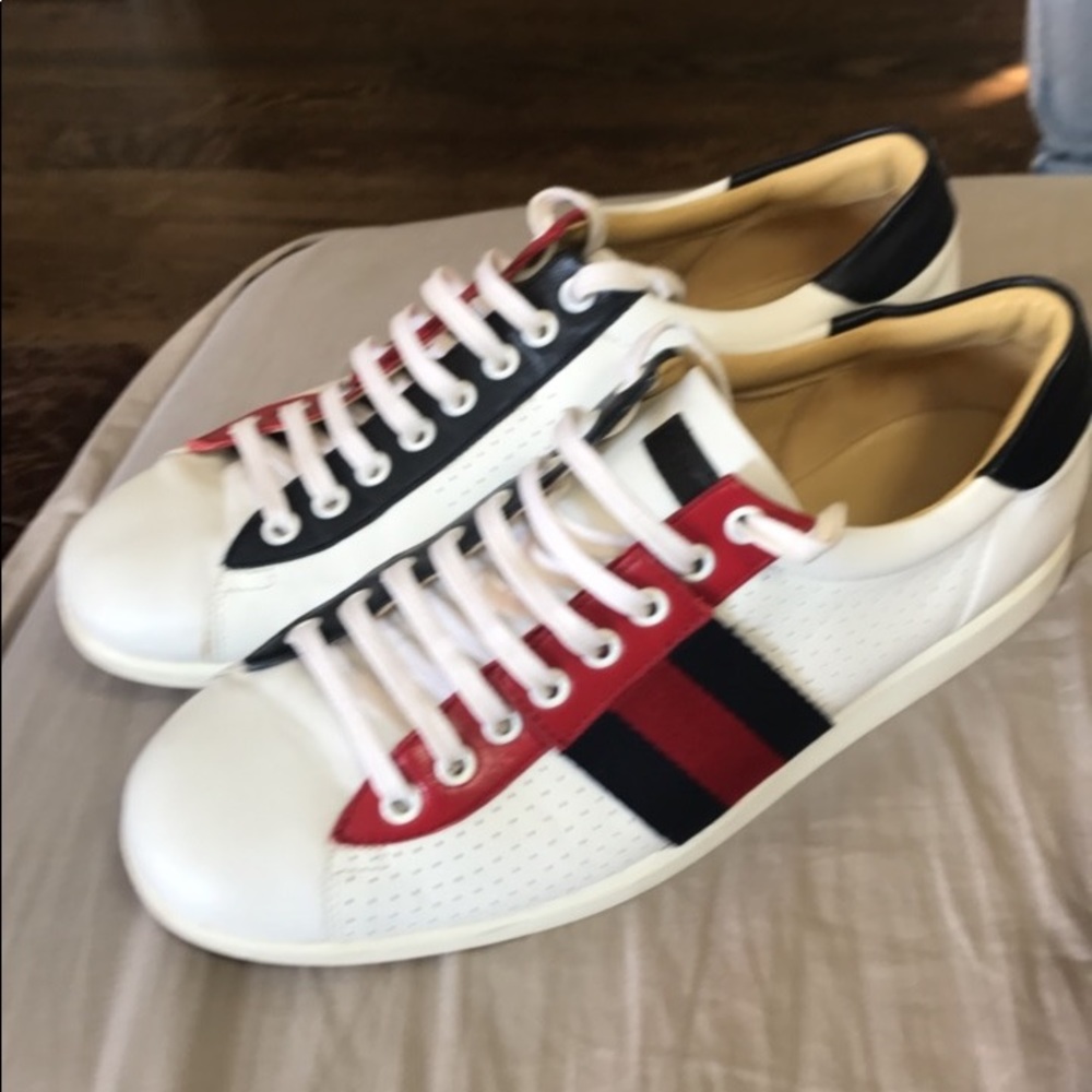 Gucci men's size 7 snake ace