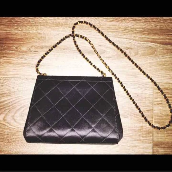 🎉FLASH SALE🎉AUTHENTIC vintge black satin Chanel - Picture 3 of 6