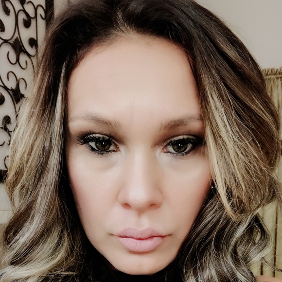 Meet your Posher, Rebecca - Picture 1 of 1