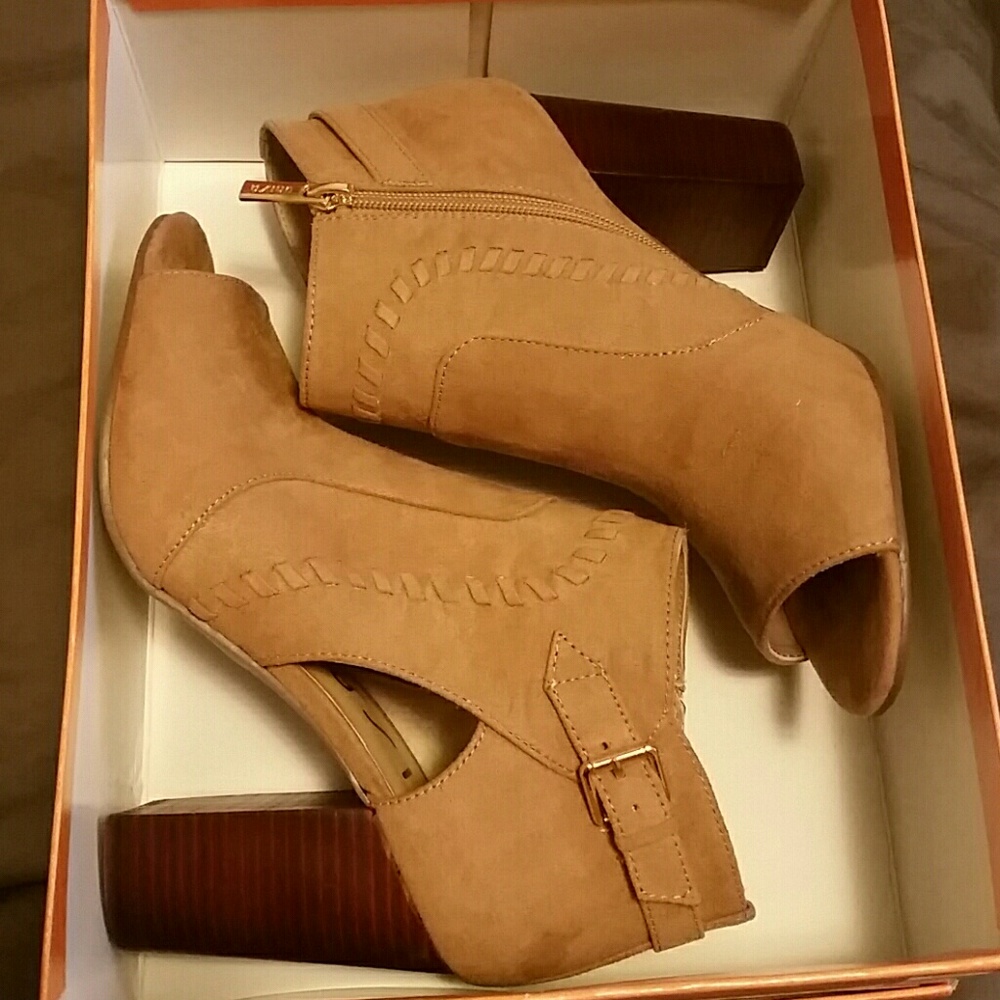 Unisa light brown bootie