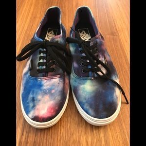 Vans shoes size 7:5 , excellent condition