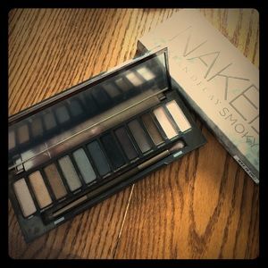 Urban Decay Naked Smoky palette
