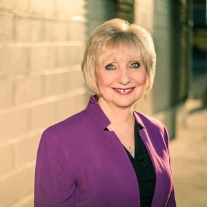 Meet your Posher, Lynn