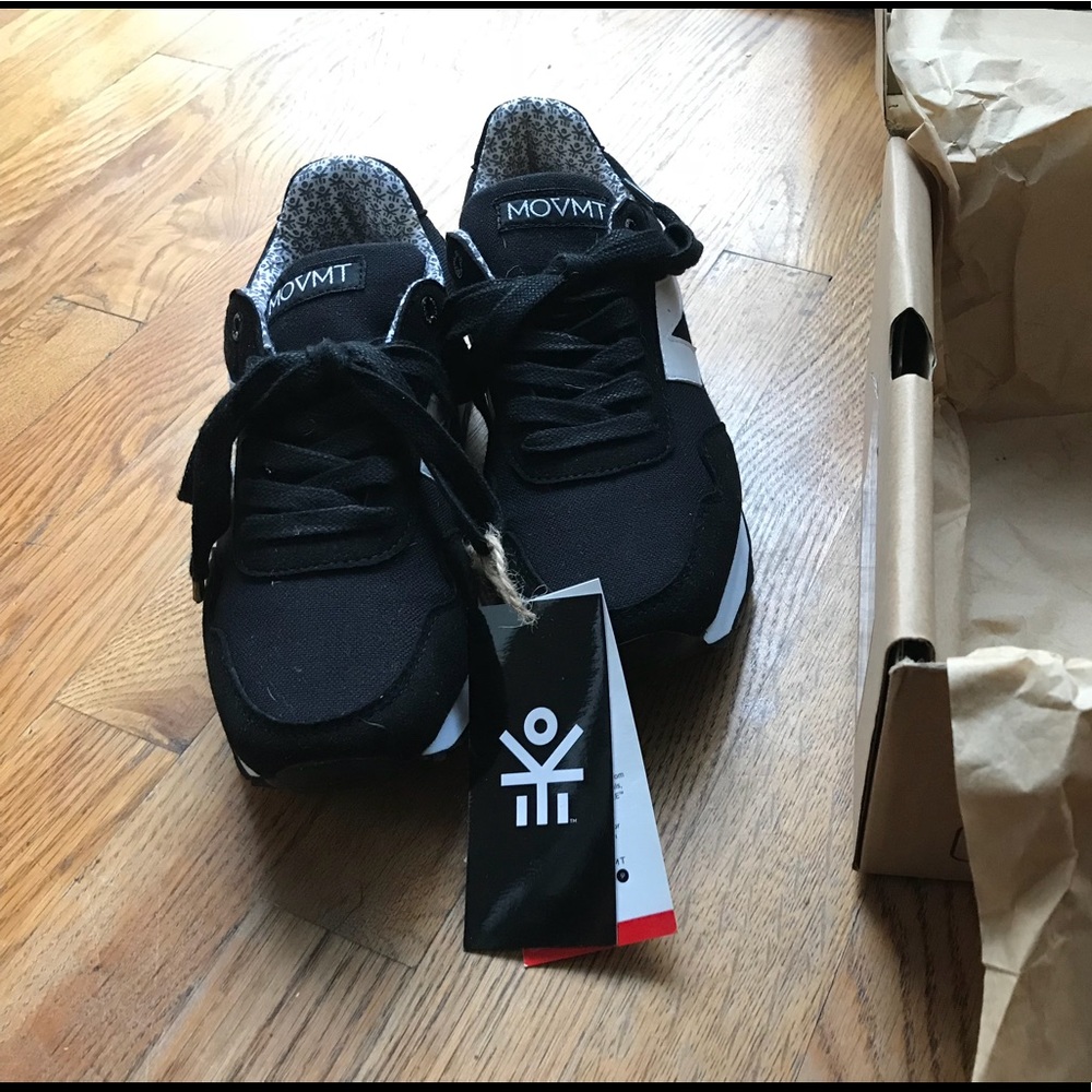 NWT Brazier joggers from MOVMT