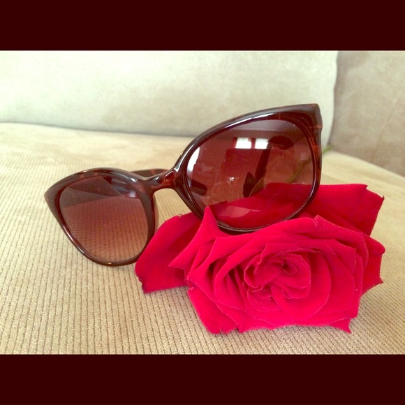 Adrienne Vittadini Accessories - Adrienne Vittadini Cateye Sunglasses
