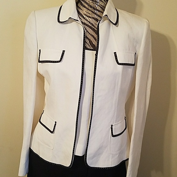 Tahari 3 piece suit - Picture 2 of 7