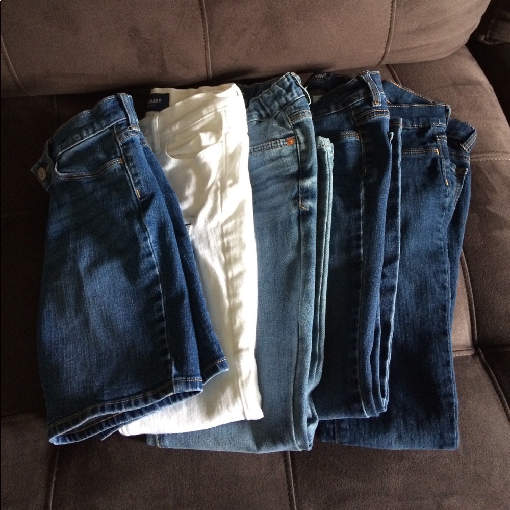 BUNDLE 4 jeans 1 jean shorts!!