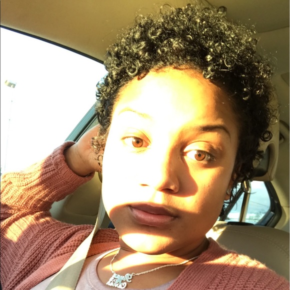 Meet your Posher, Jessica - Picture 1 of 1