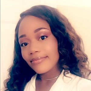 Meet your Posher, Ezechielle