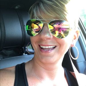 Meet your Posher, Lindsiane