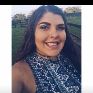 Meet your Posher, Aly