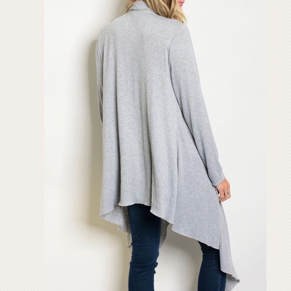 Stunning Light Gray Knit Cardigan - Picture 2 of 4