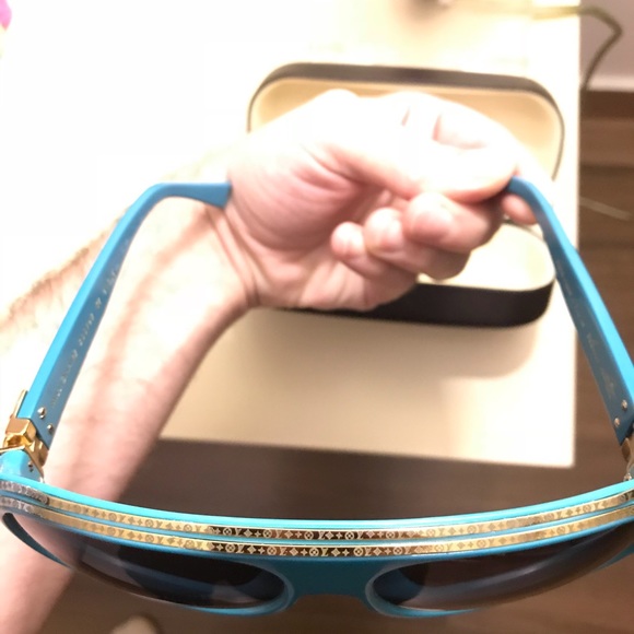 LV sunglasses - Picture 7 of 8