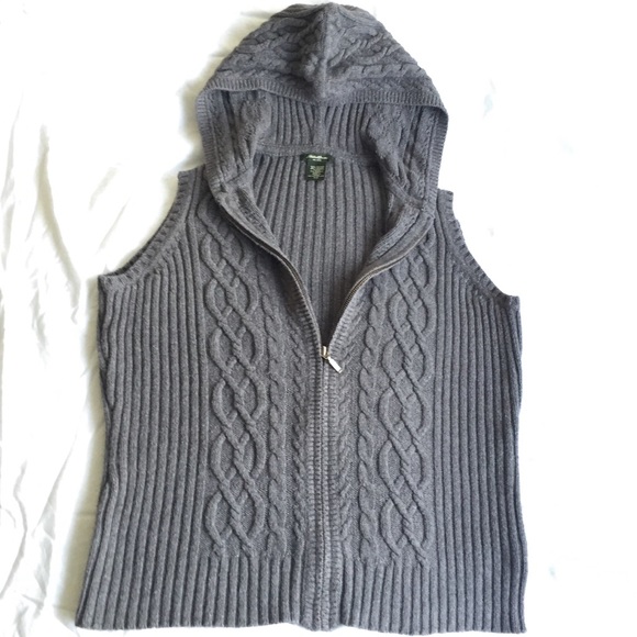 Eddie Bauer Sweaters - 🔴LAST CHANCE Eddie Bauer Cable Knit Cardigan vest