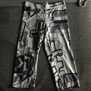 Cropped Nike Pro tights