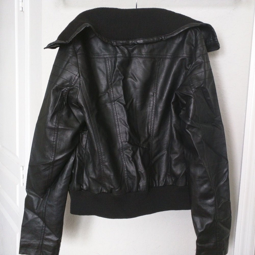 Jacket - Picture 2 of 4