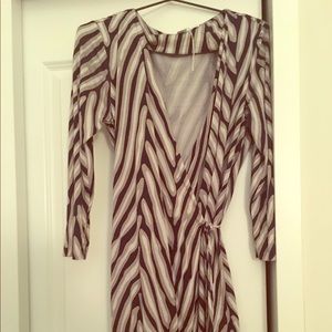 DVF wrap dress, navy white and grey.