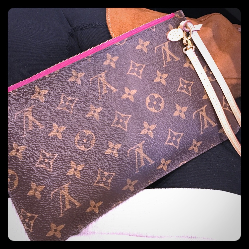 MM Neverfull Wristlet