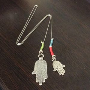 Uno De 50 Hands Lariat Style Necklace