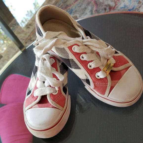 🚨 Authentic  Burberry girl shoes🚨 - Picture 1 of 7