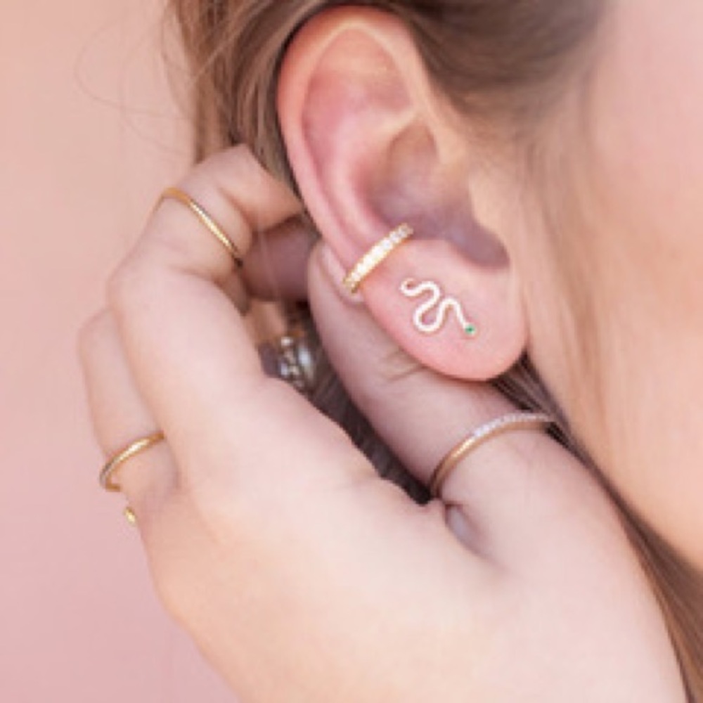 Ear cuff. Platinum vermeil.