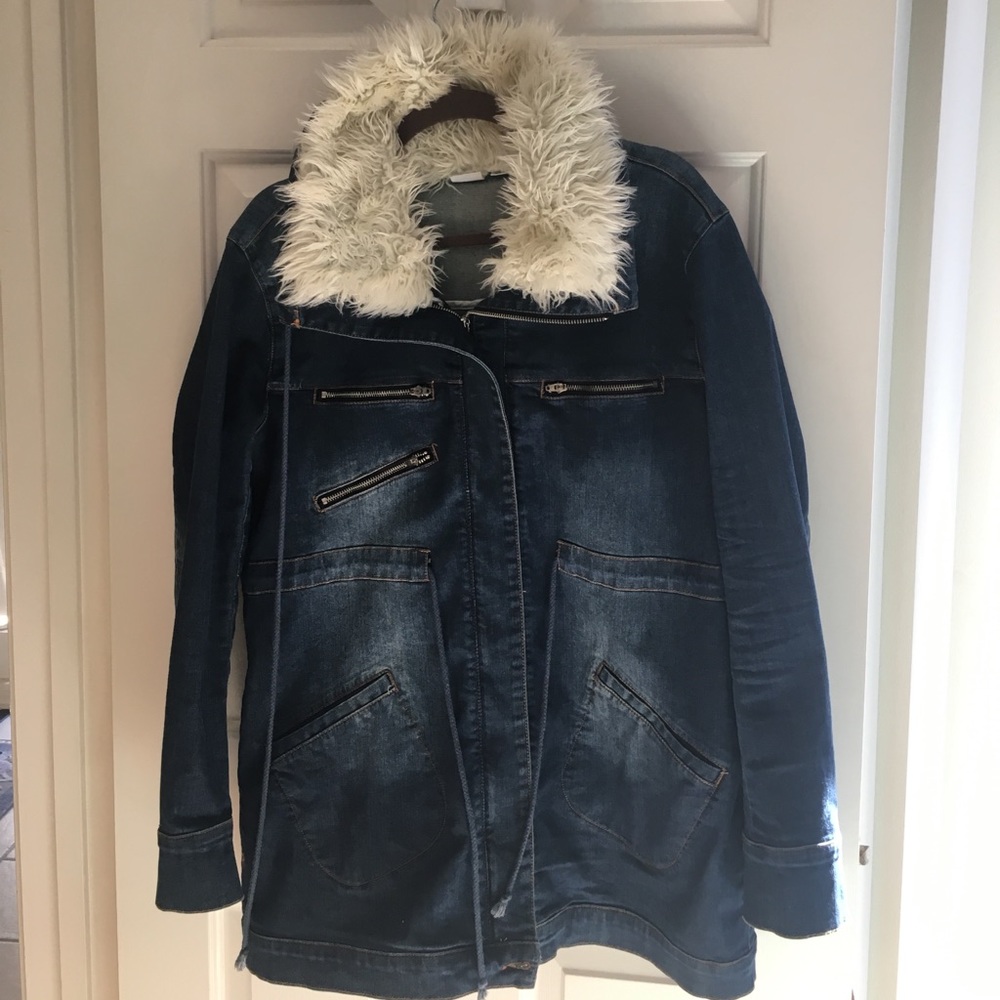 Jean jacket with fur