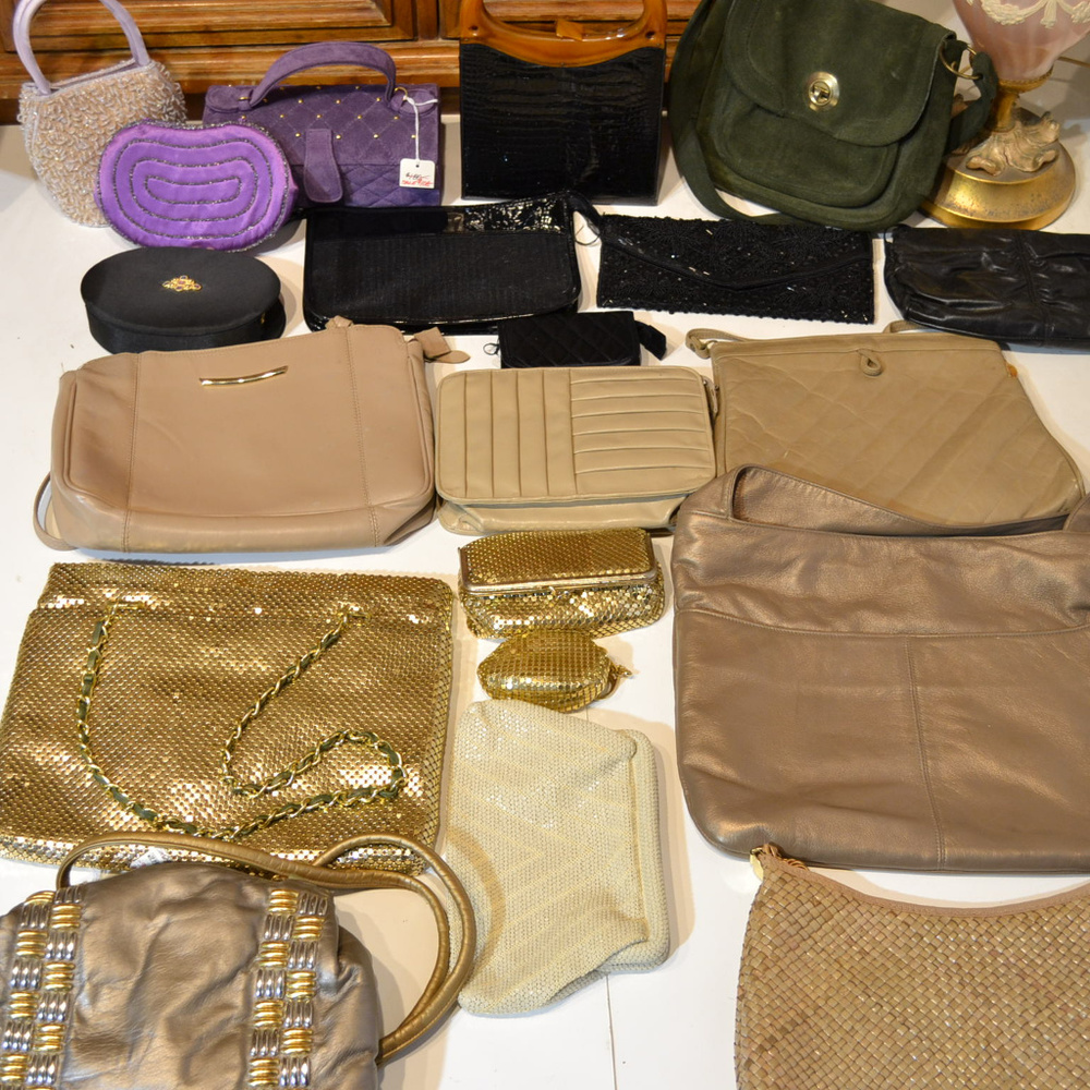 Handbags, Wallets, and Clutches Bundle (20) lot 3