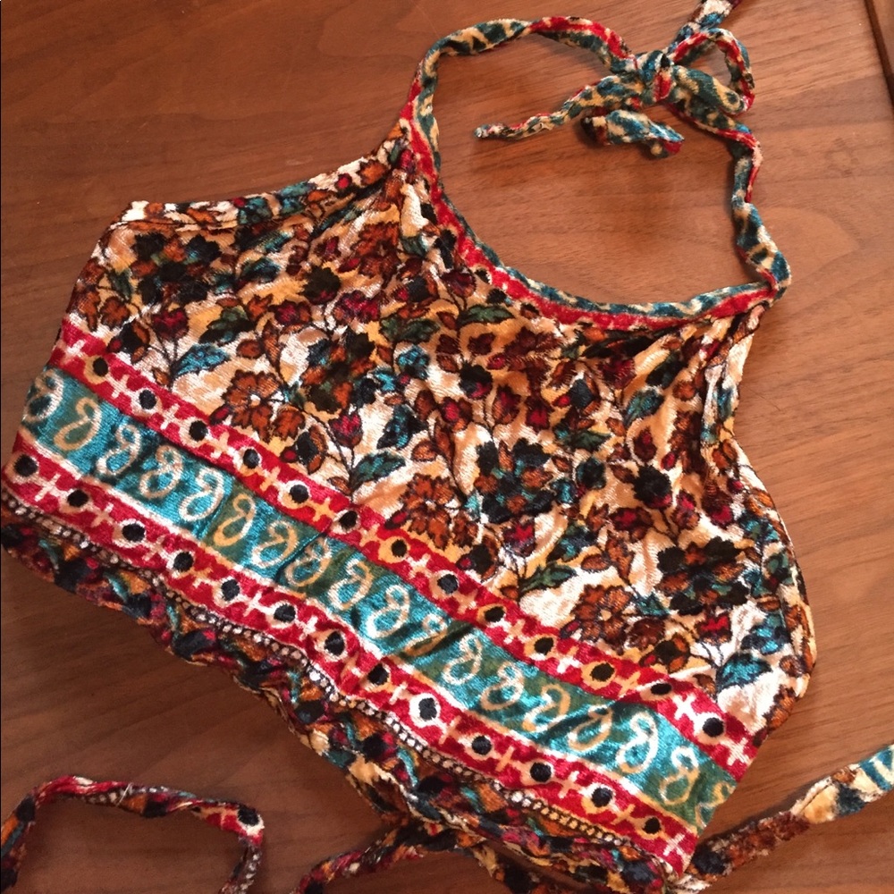 Velvety hippie crop top ✌️🌼