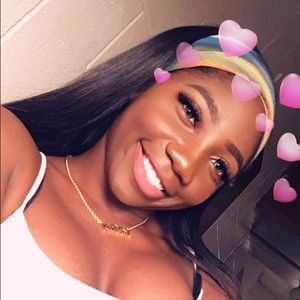 Meet your Posher, Denise