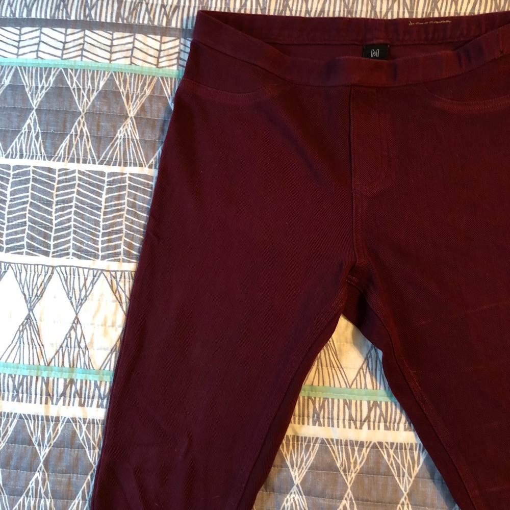 Hue Burgundy Leggings