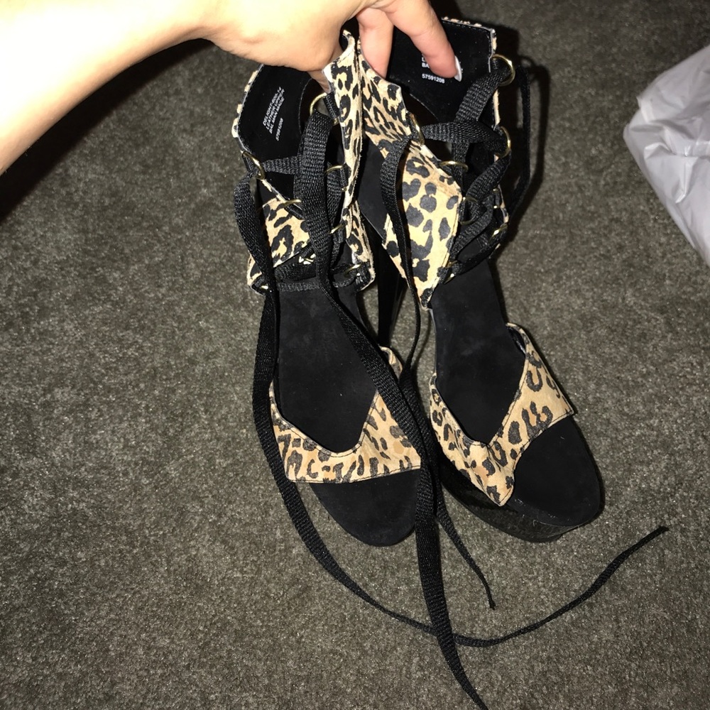 STRIPPER KICKS