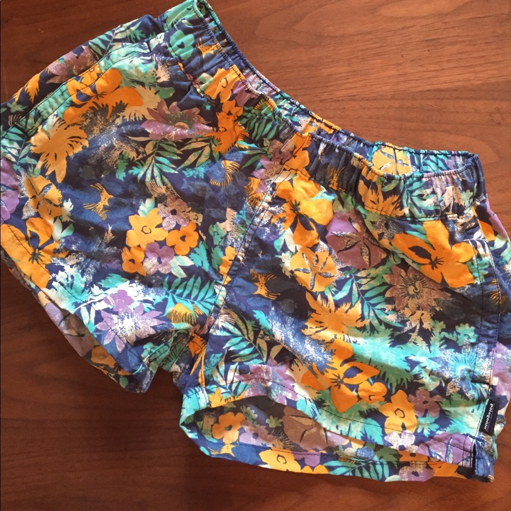 XS Patagonia Barely Baggies