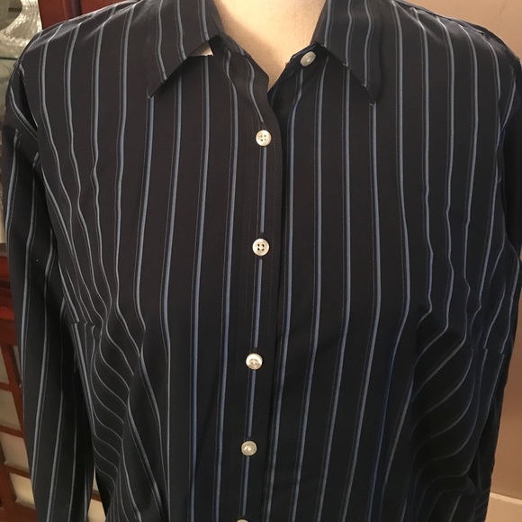 Button down blouse - Picture 2 of 5