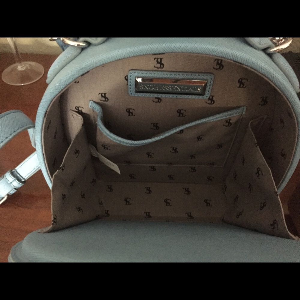 Vintage looking purses. - Picture 3 of 3
