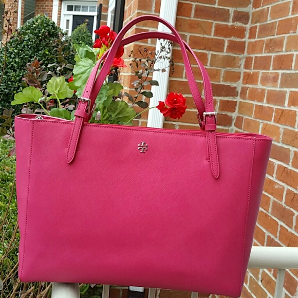 Tory Burch Handbags - Tory Burch tote
