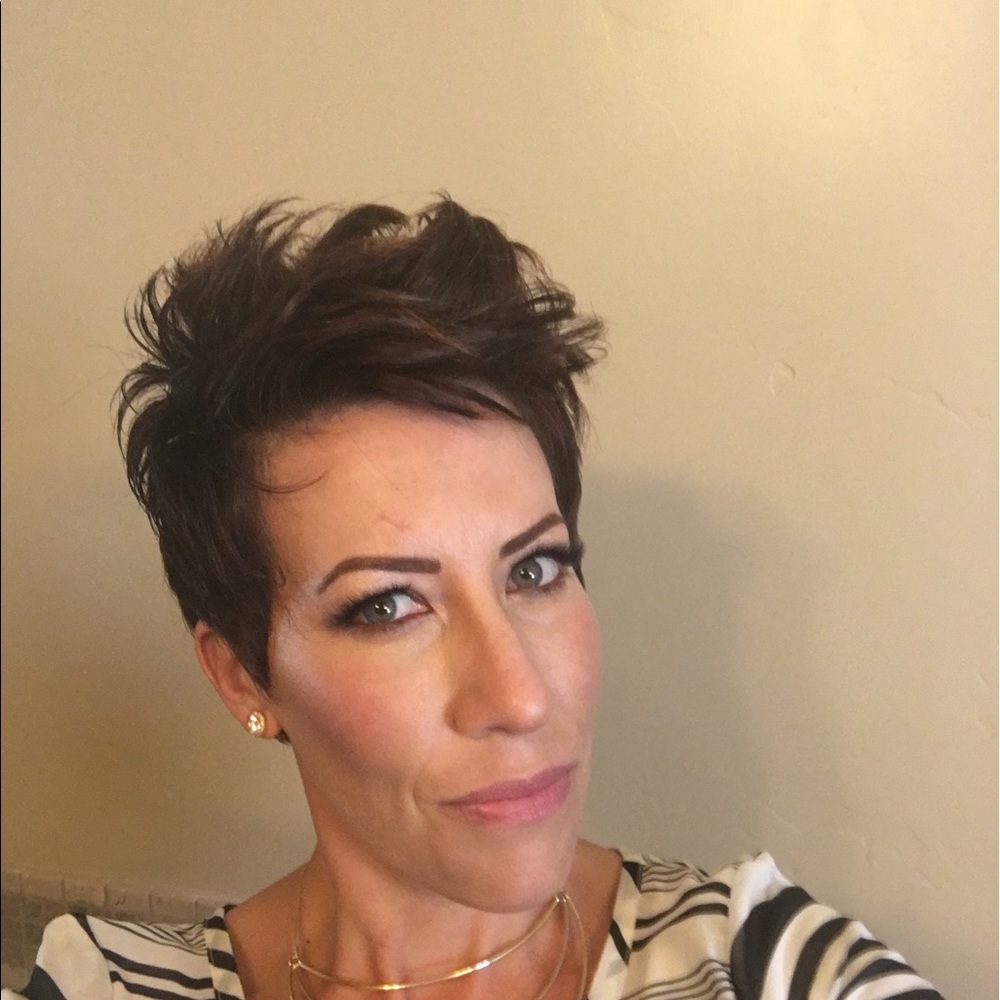 Meet your Posher, Nicole