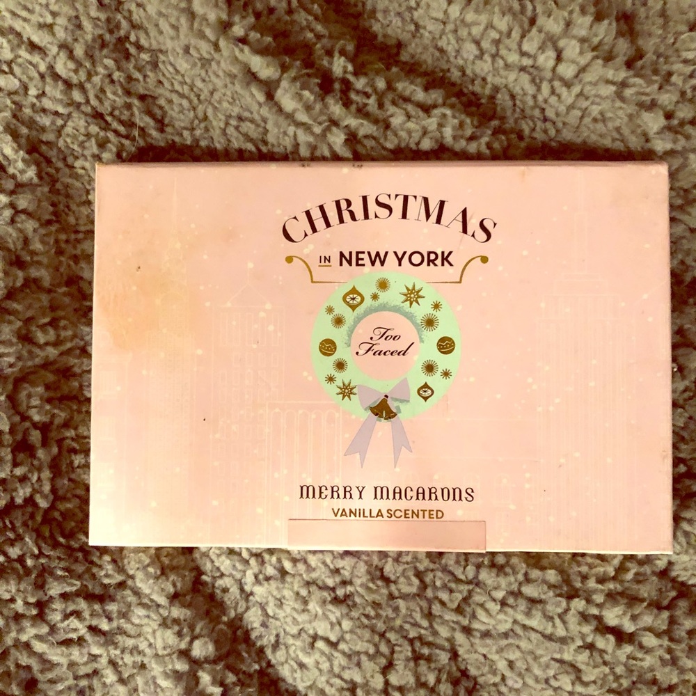 Too faced Christmas palette