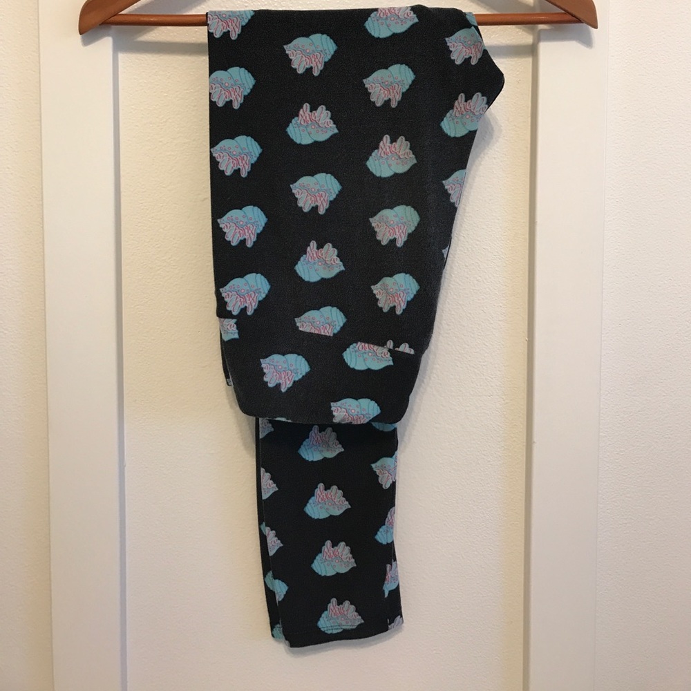 LuLaRoe “Shello” leggings
