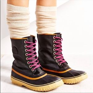 Sorel 1964 premium cvs boot with pink laces