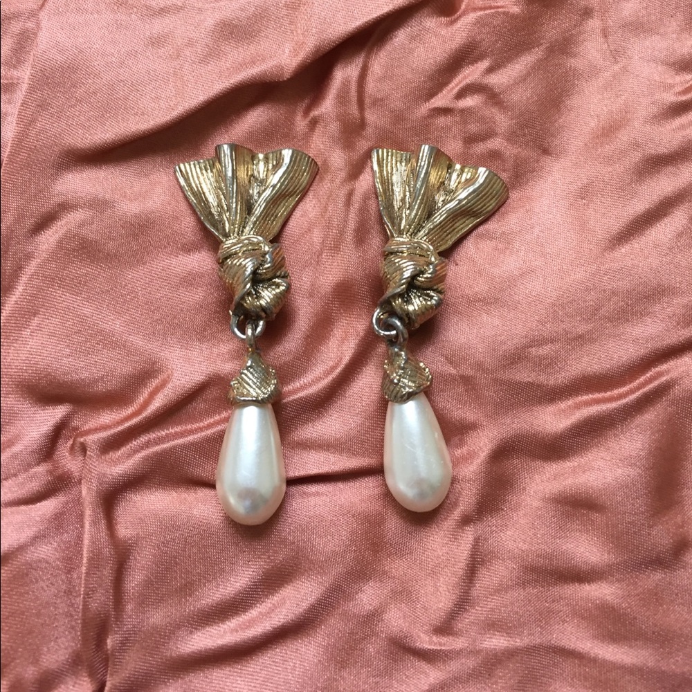 Gorgeous Vintage Pearl Clip-On Earrings