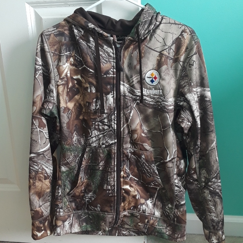 Zip up Steelers camo jacket