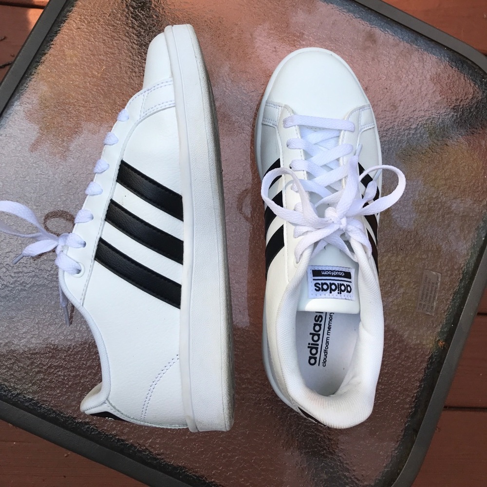 Women’s Adidas Neo