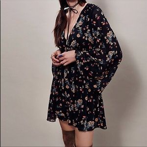 Super cute free people bell sleeve dress!