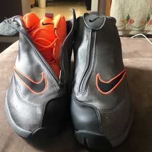 Nike gloves