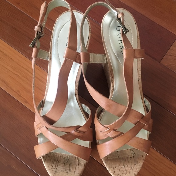 Brand new Guess wedge sandals. 4.5 inch height - Picture 4 of 5