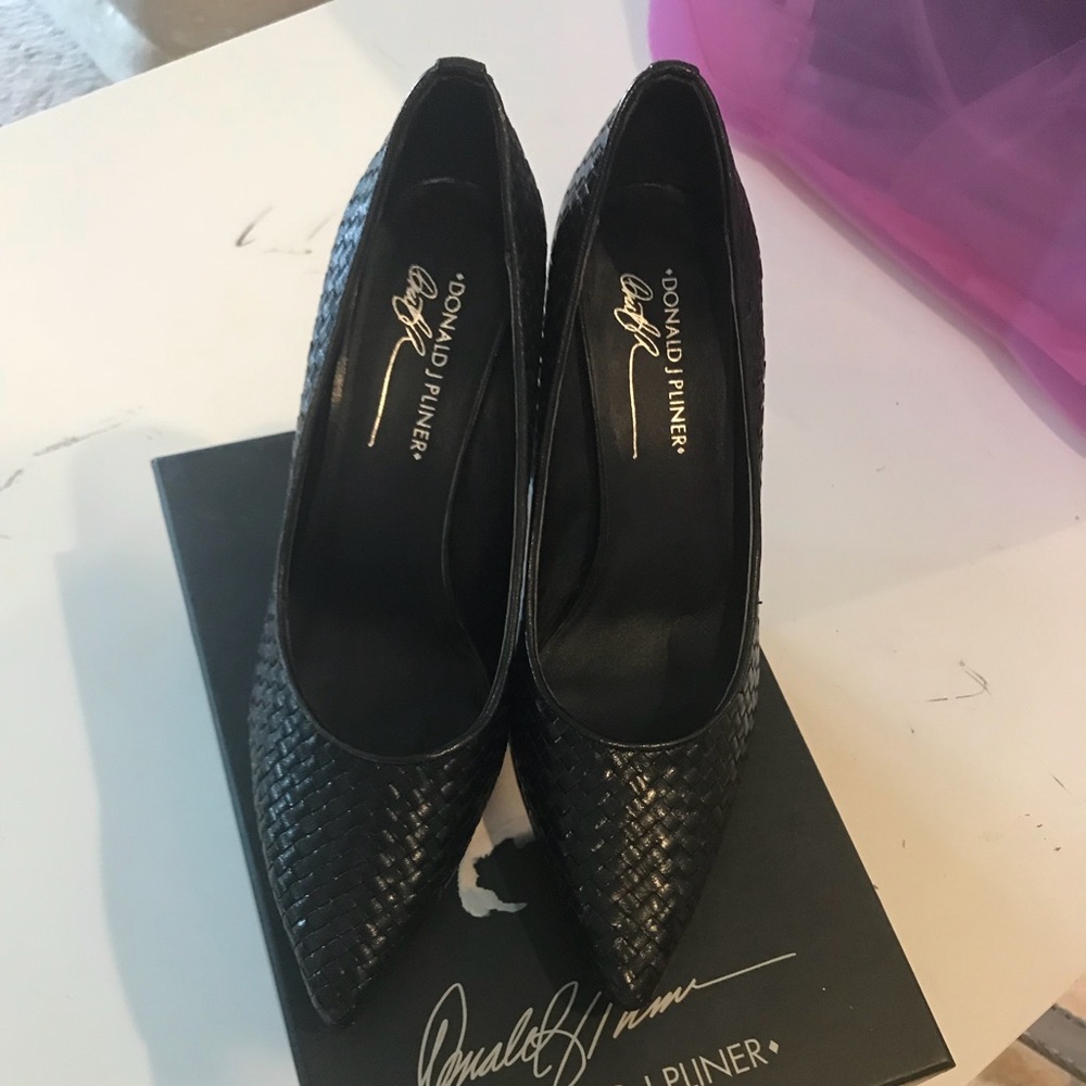 Donald J Pliner Woven Pumps