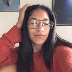 Meet your Posher, Kayla